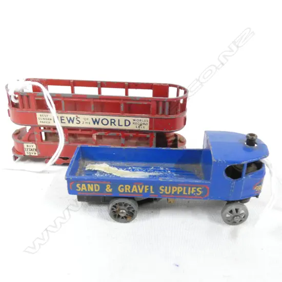 2 OLD DIE CAST VEHICLES - LONDON DOUBLE DECKER BUS (80MM) & TRAY TRUCK (68MM)